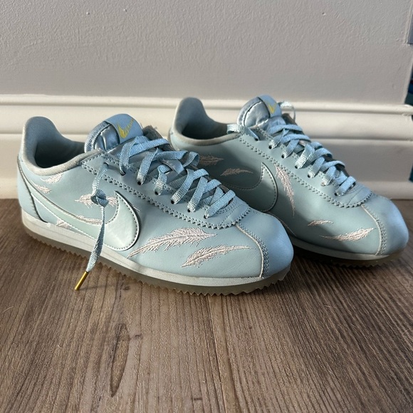 Nike Shoes - Nike coretz goddess of victory feather shoes size 8